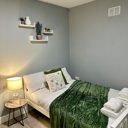 Cosy Ensuite Double Room, Near Heathrow Airport Northolt  Exterior foto