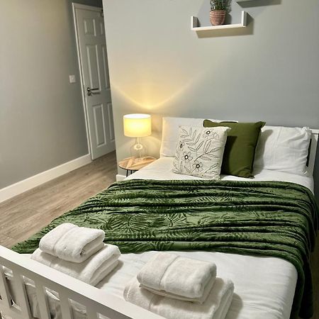 Cosy Ensuite Double Room, Near Heathrow Airport Northolt  Exterior foto