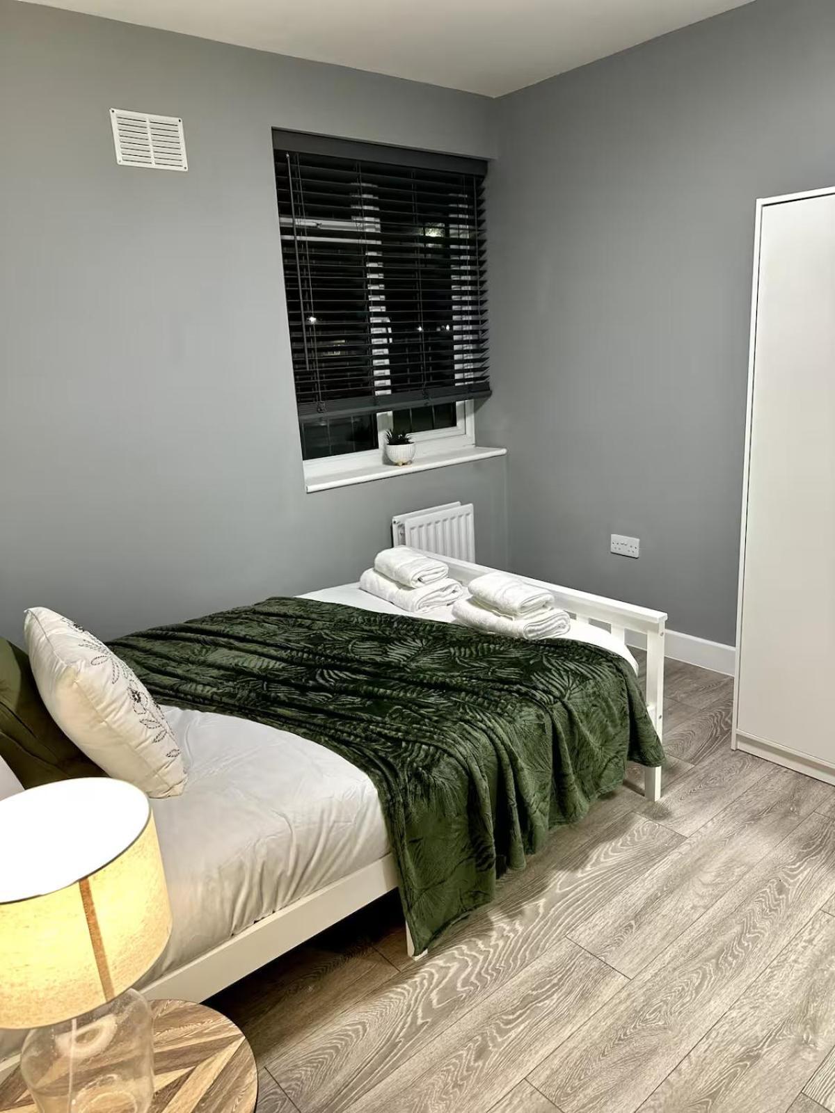 Cosy Ensuite Double Room, Near Heathrow Airport Northolt  Exterior foto